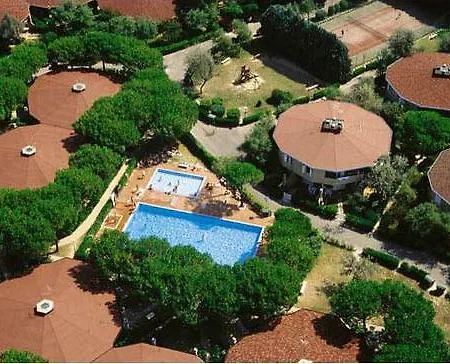 Trilo Tivoli Con Piscina E Tennis *